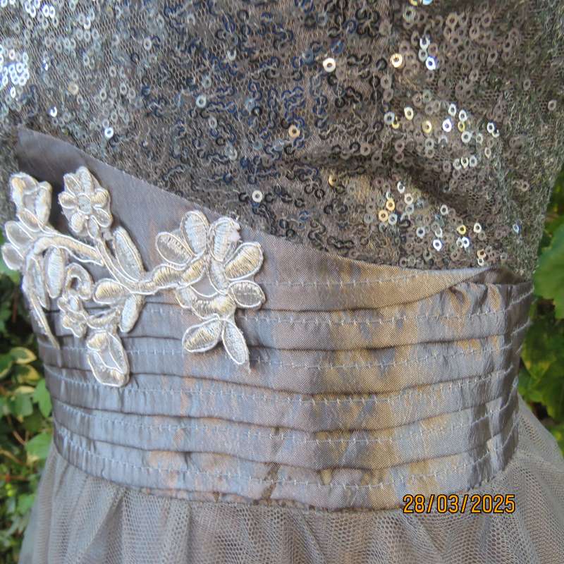 GERANO silvergrey evening dress with sequin bust area. Wide tulle bottom Size 40