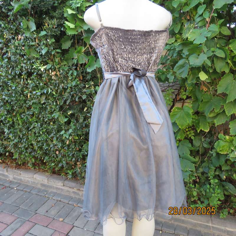 GERANO silvergrey evening dress with sequin bust area. Wide tulle bottom Size 40