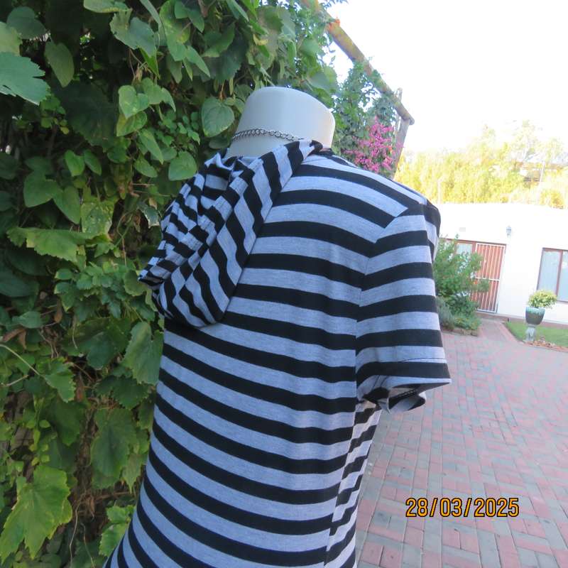 Hooded casual ankle length light grey-black horizontal striped partly zip up dress. Size 34