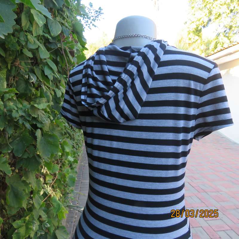 Hooded casual ankle length light grey-black horizontal striped partly zip up dress. Size 34