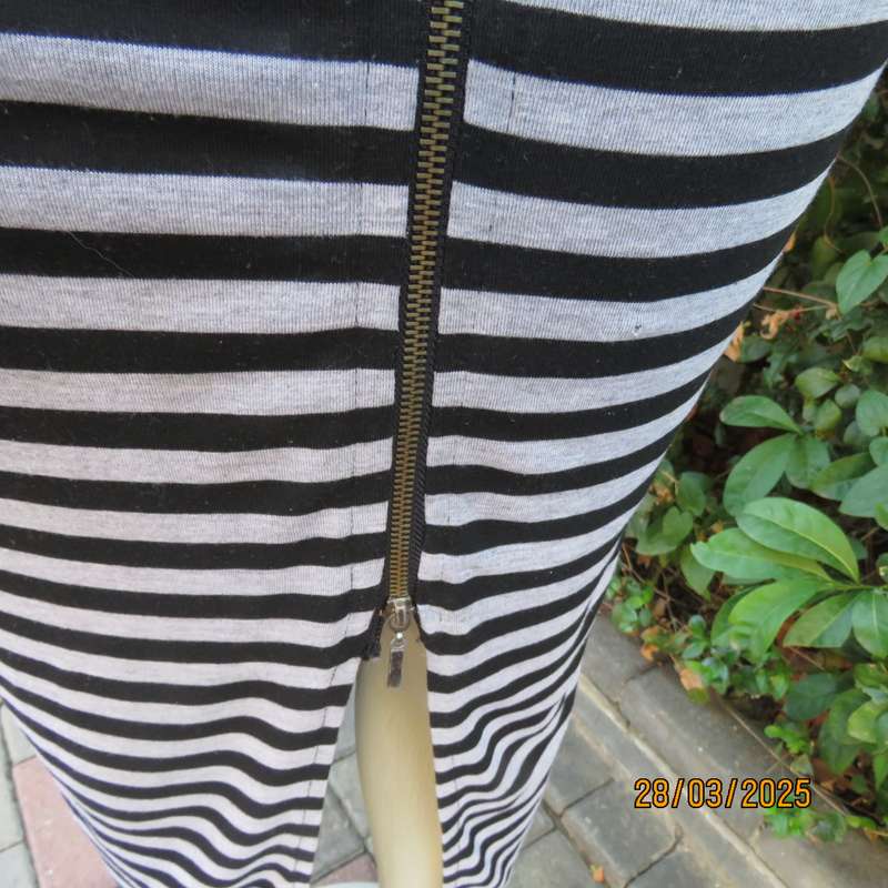 Hooded casual ankle length light grey-black horizontal striped partly zip up dress. Size 34
