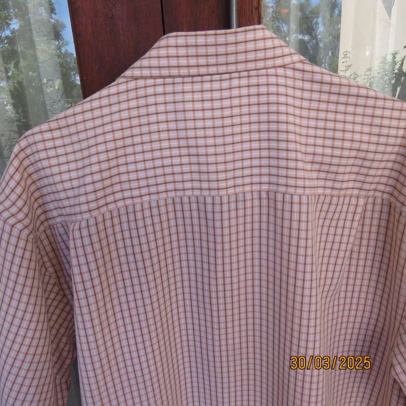 LINEA DOME size XL short sleeve soft check men's shirt. Thick polyester.