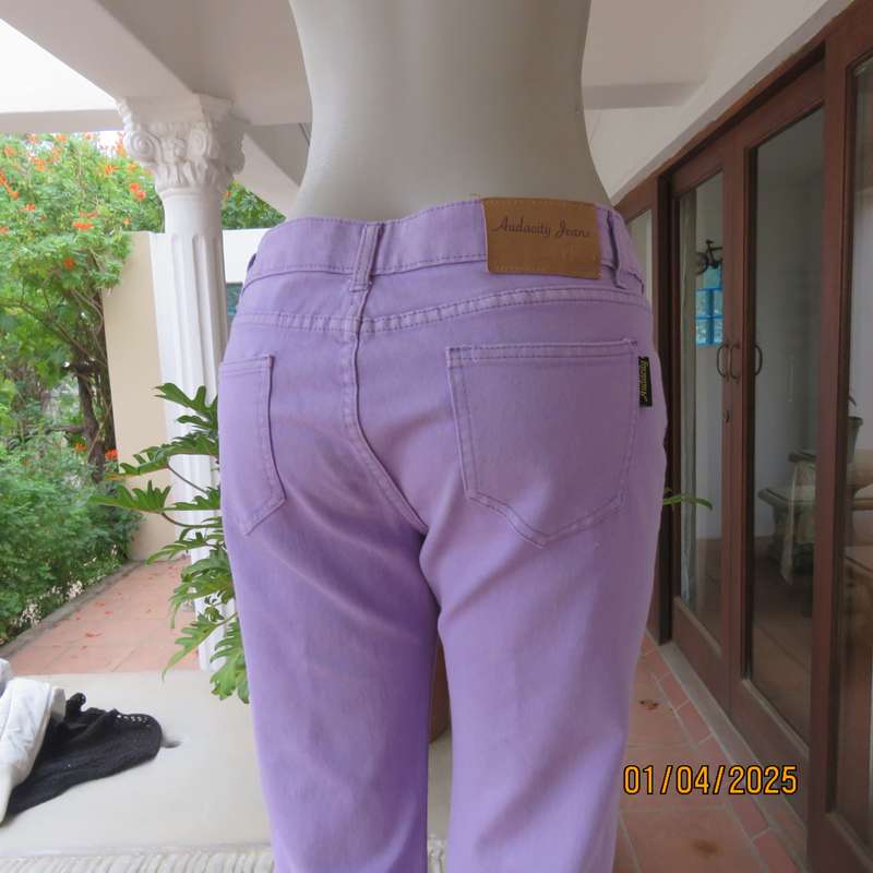 AUDACITY lilac capri pants in polycotton stretch size 36. As new