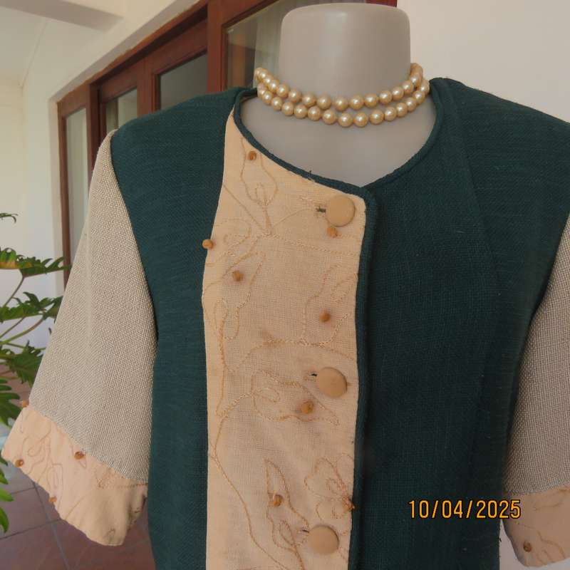 Boutique made woven polycotton beige - juniper green short sleeve top. Size 35.