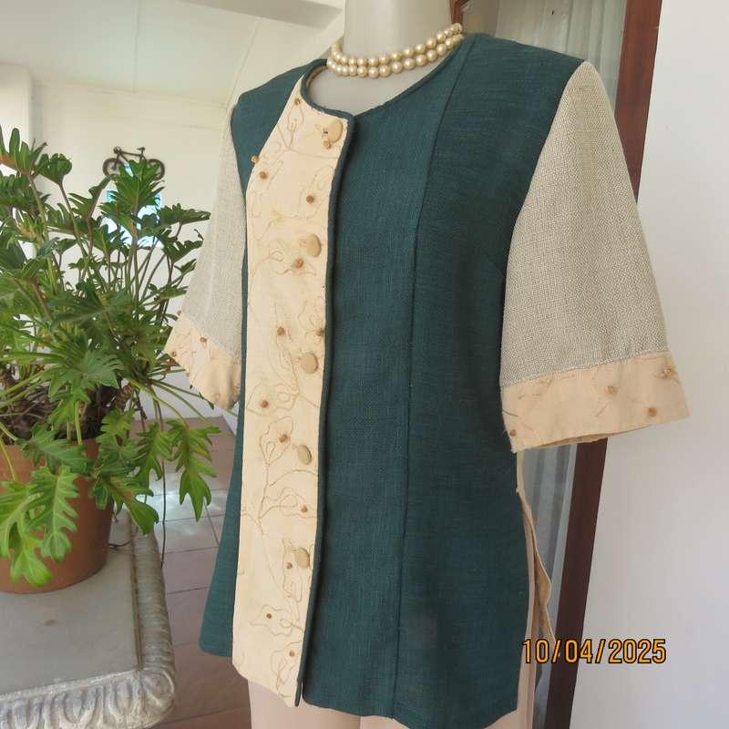 Boutique made woven polycotton beige - juniper green short sleeve top. Size 35.