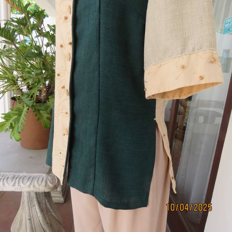 Boutique made woven polycotton beige - juniper green short sleeve top. Size 35.