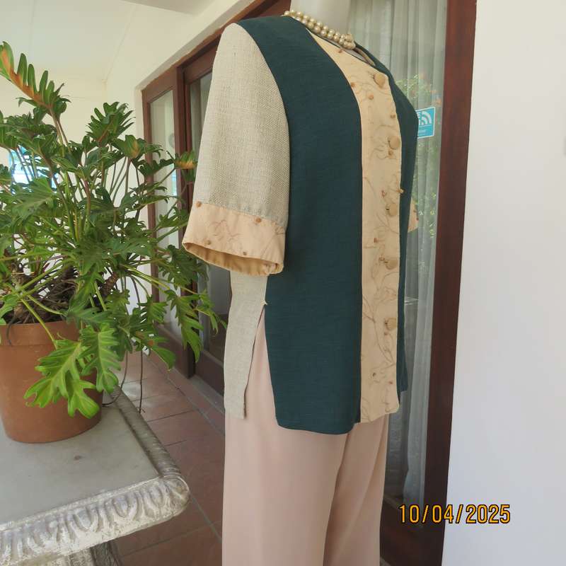 Boutique made woven polycotton beige - juniper green short sleeve top. Size 35.