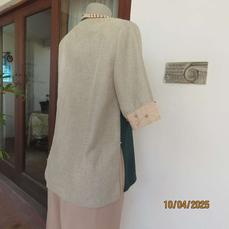 Boutique made woven polycotton beige - juniper green short sleeve top. Size 35.