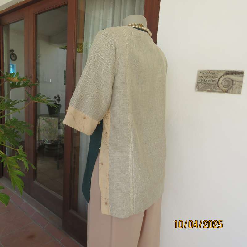 Boutique made woven polycotton beige - juniper green short sleeve top. Size 35.