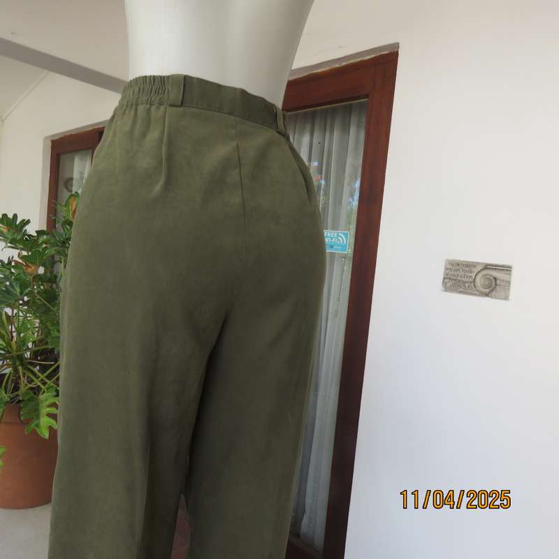 LADY QUEEN high waisted olive green suede look polyester pants size 40.
