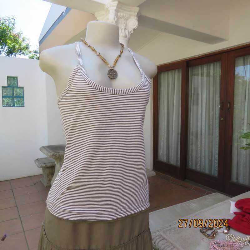 Casual strappy top in horizontal olivegreen-cream stripes. Size 38.Pretty back. Used but in good con