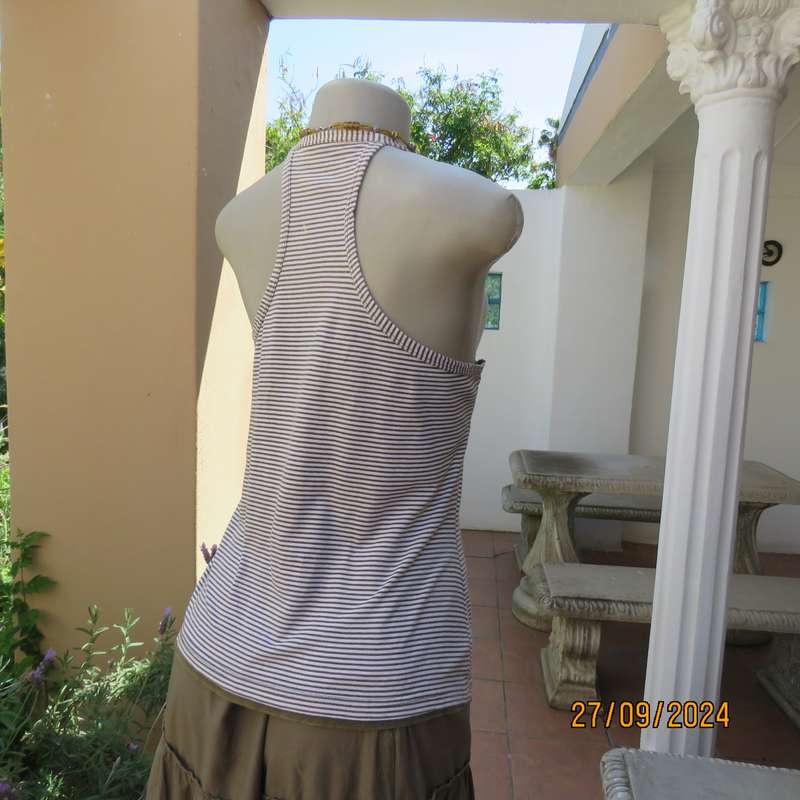 Casual strappy top in horizontal olivegreen-cream stripes. Size 38.Pretty back. Used but in good con