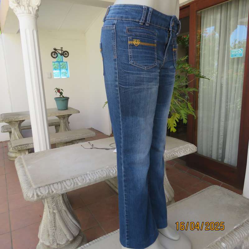 GINGER MARY blue denim stretch cotton jeans size 36. Gold colour stitching.