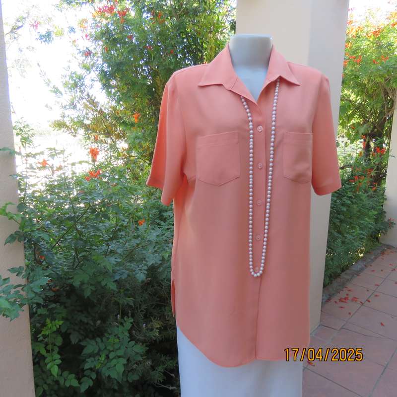 MILADY'S apricot colour textured polyester short sleeve top size 40. As new
