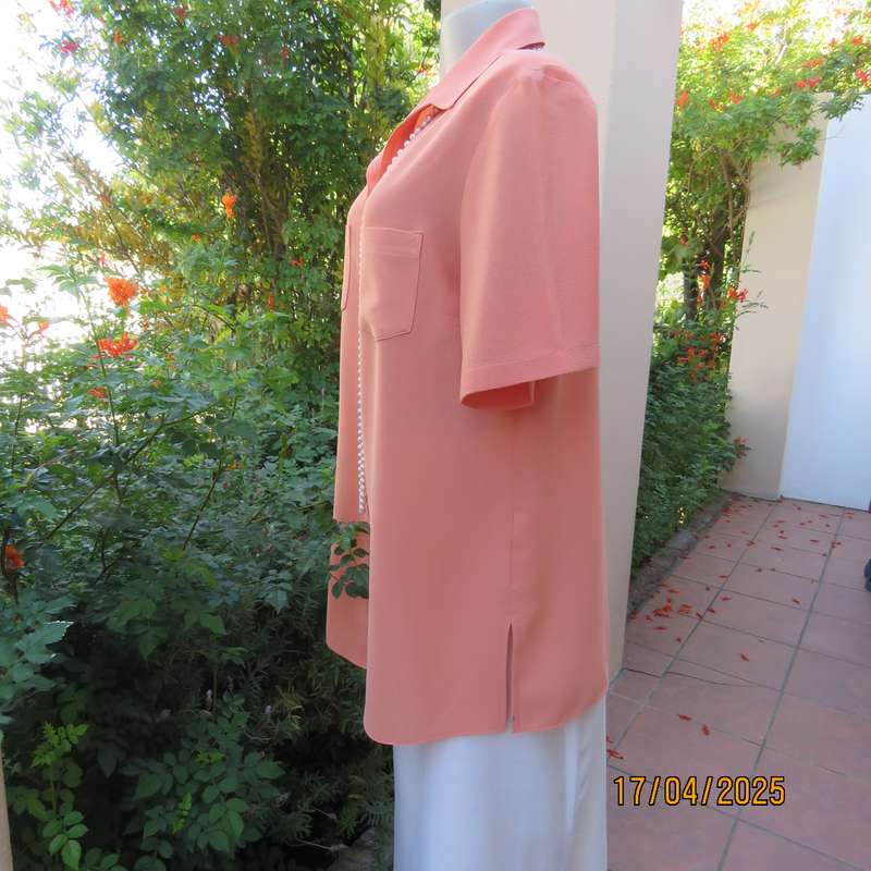 MILADY'S apricot colour textured polyester short sleeve top size 40. As new