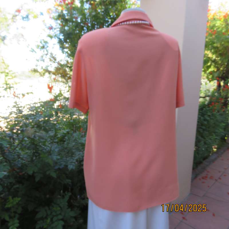 MILADY'S apricot colour textured polyester short sleeve top size 40. As new