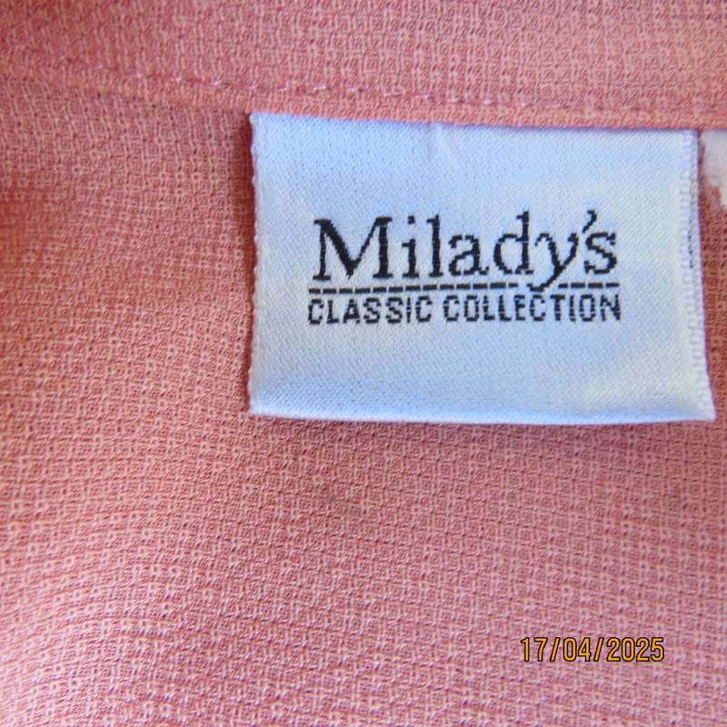 MILADY'S apricot colour textured polyester short sleeve top size 40. As new