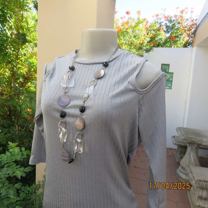 FASHION EXPRESS silvergrey ribbed stretch polyester naked shoulder top size 36.