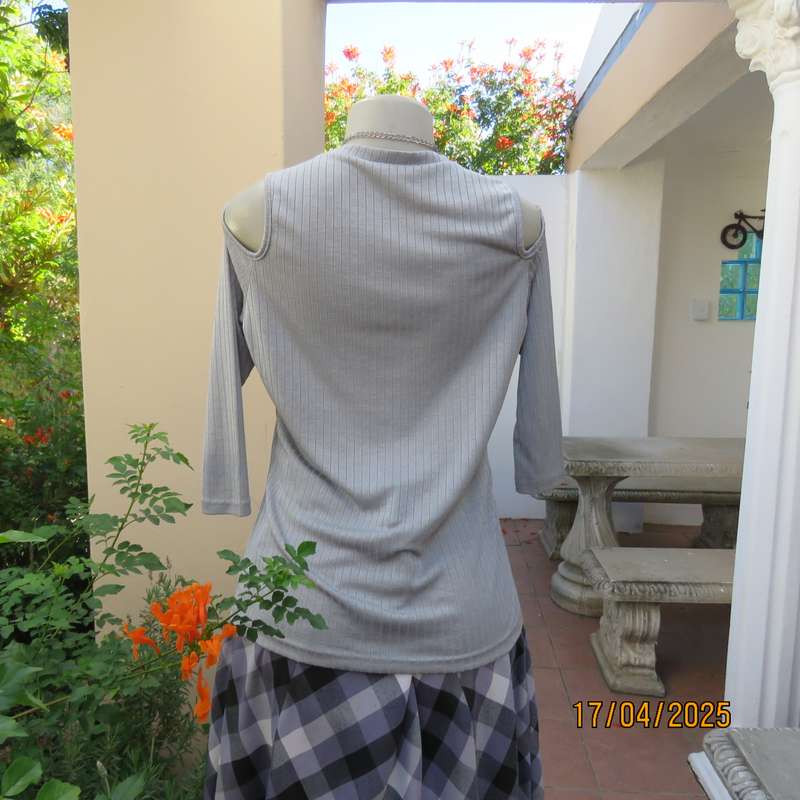 FASHION EXPRESS silvergrey ribbed stretch polyester naked shoulder top size 36.
