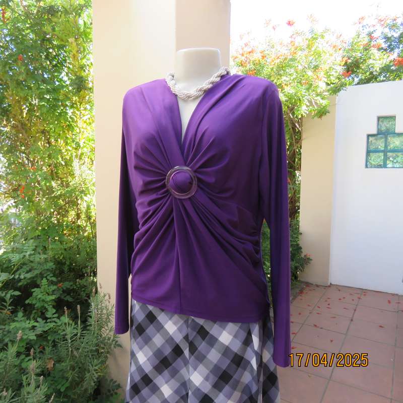 MILADY'S purple long sleeves stretch polyester size 40 top. Rushed front.