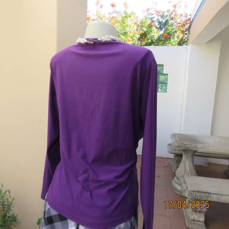 MILADY'S purple long sleeves stretch polyester size 40 top. Rushed front.