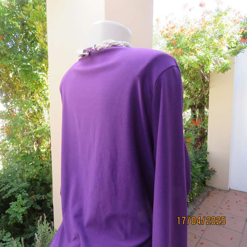 MILADY'S purple long sleeves stretch polyester size 40 top. Rushed front.