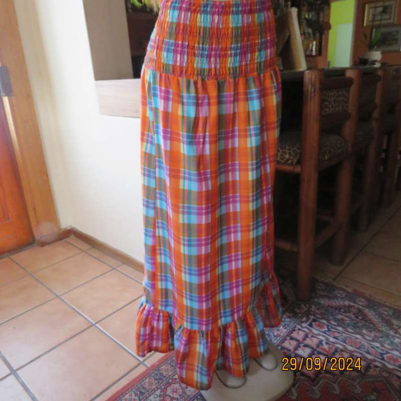Colourful maxi skirt by AUDACITY in check pattern. Wide elasticated waist.Size 40. Very good cond