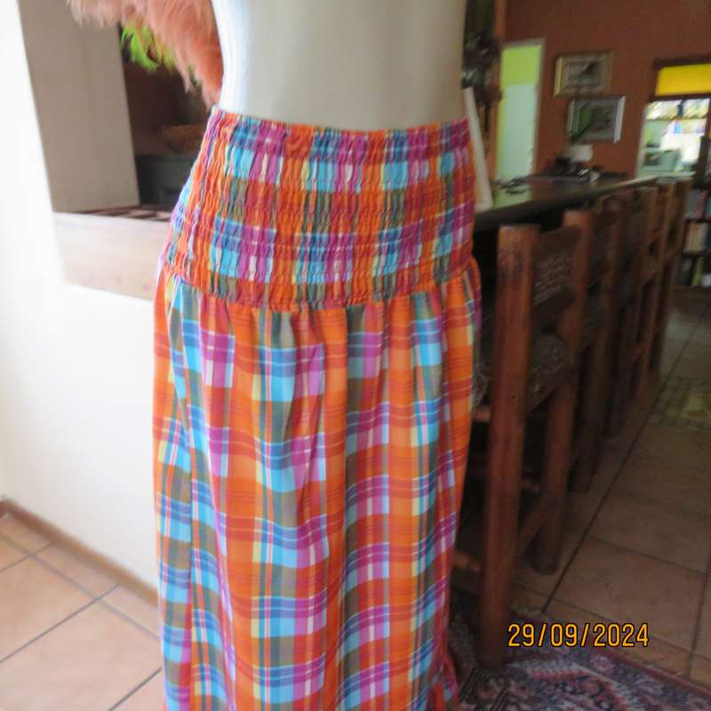 Colourful maxi skirt by AUDACITY in check pattern. Wide elasticated waist.Size 40. Very good cond