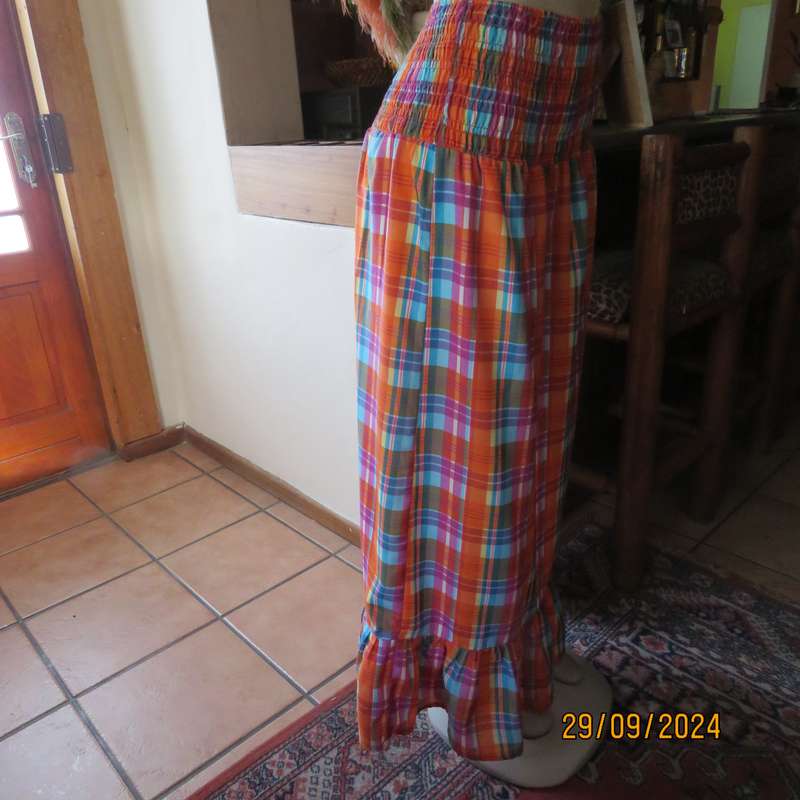 Colourful maxi skirt by AUDACITY in check pattern. Wide elasticated waist.Size 40. Very good cond