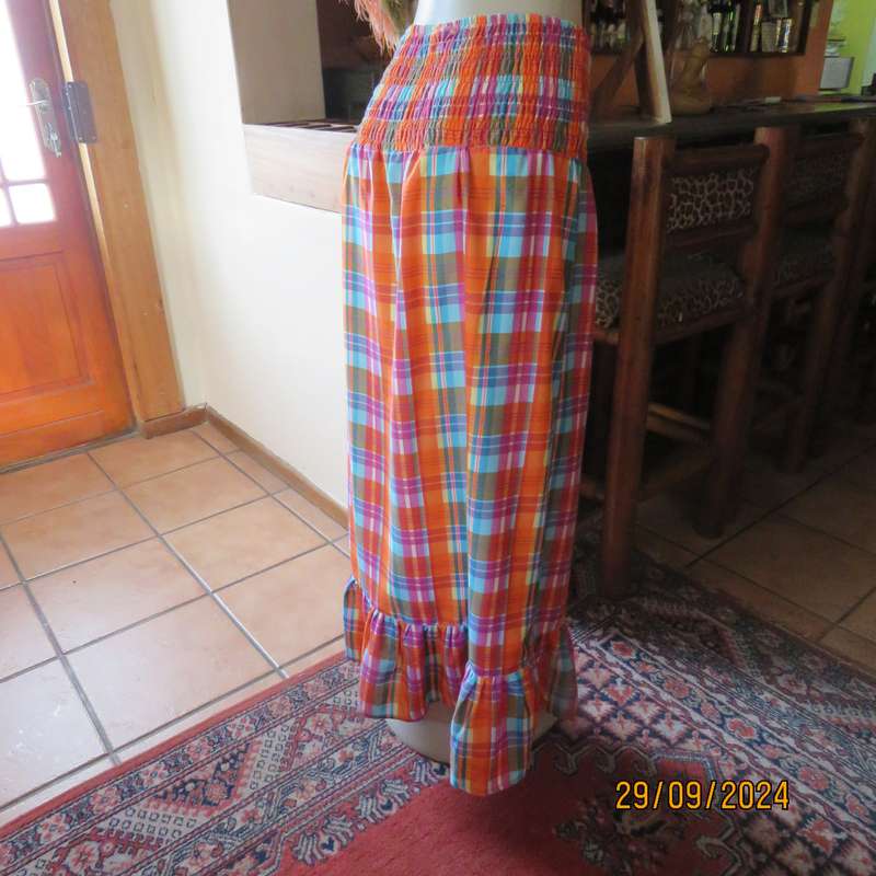 Colourful maxi skirt by AUDACITY in check pattern. Wide elasticated waist.Size 40. Very good cond