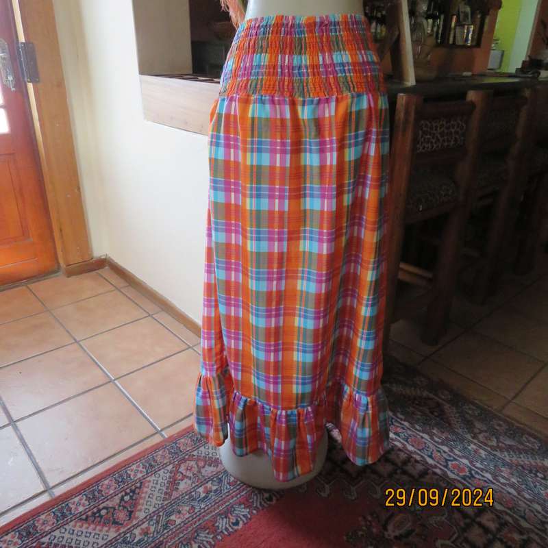 Colourful maxi skirt by AUDACITY in check pattern. Wide elasticated waist.Size 40. Very good cond