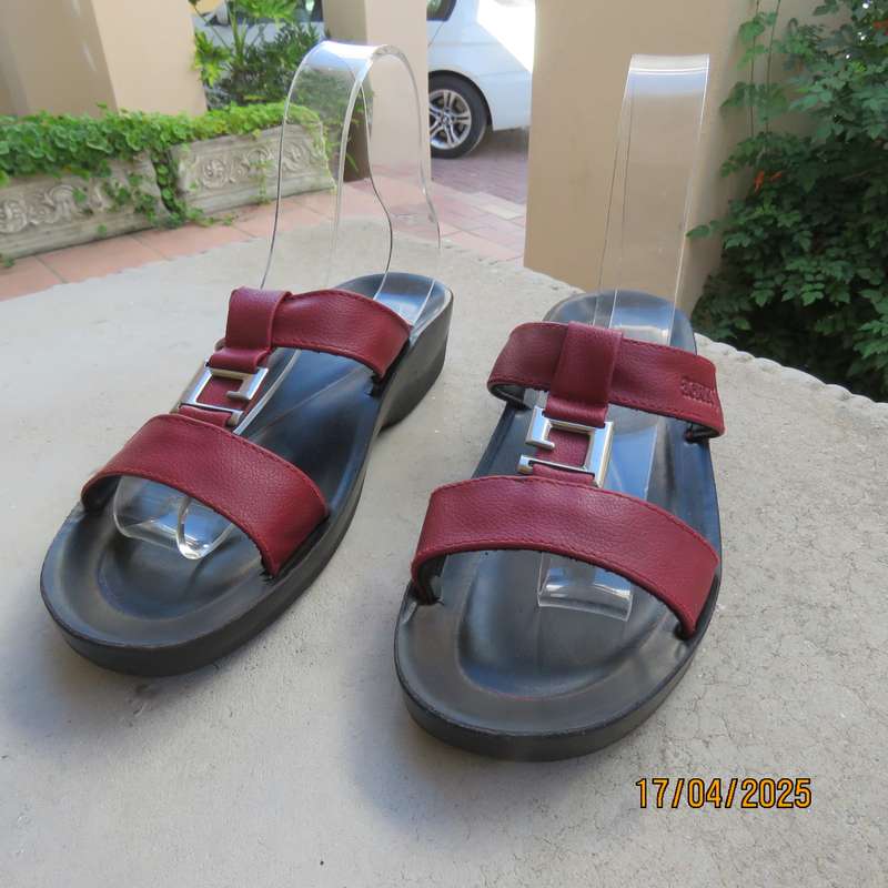 AEROSOFT original red sandals size 7.5-41. Made in Thailand. As new.