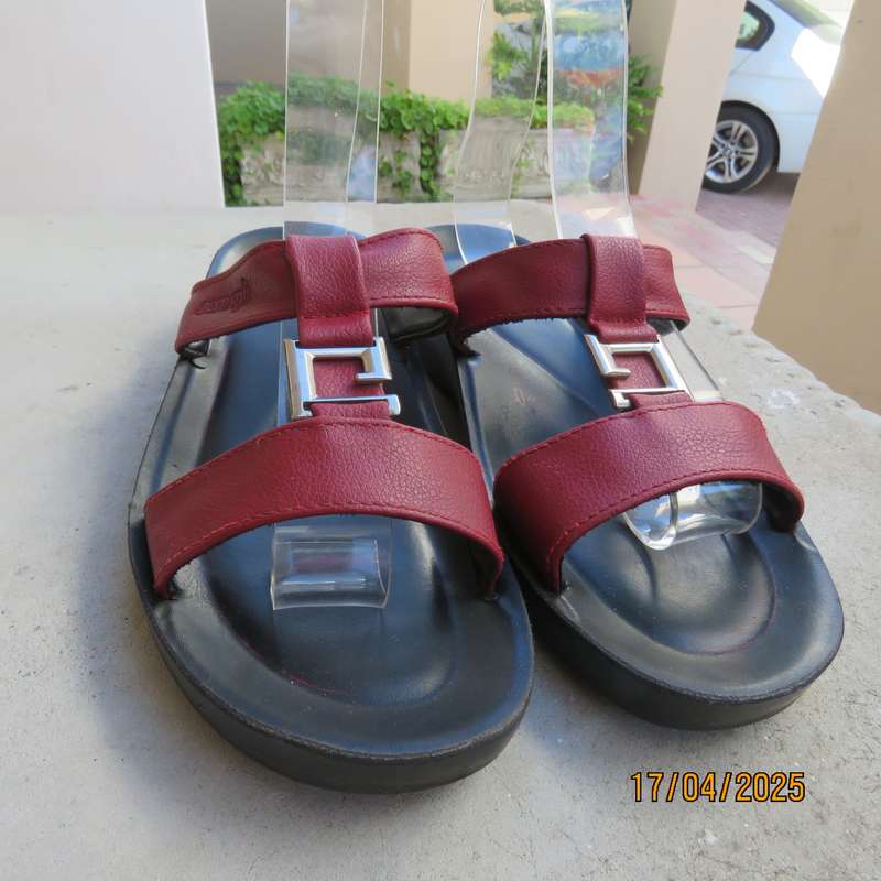 AEROSOFT original red sandals size 7.5-41. Made in Thailand. As new.