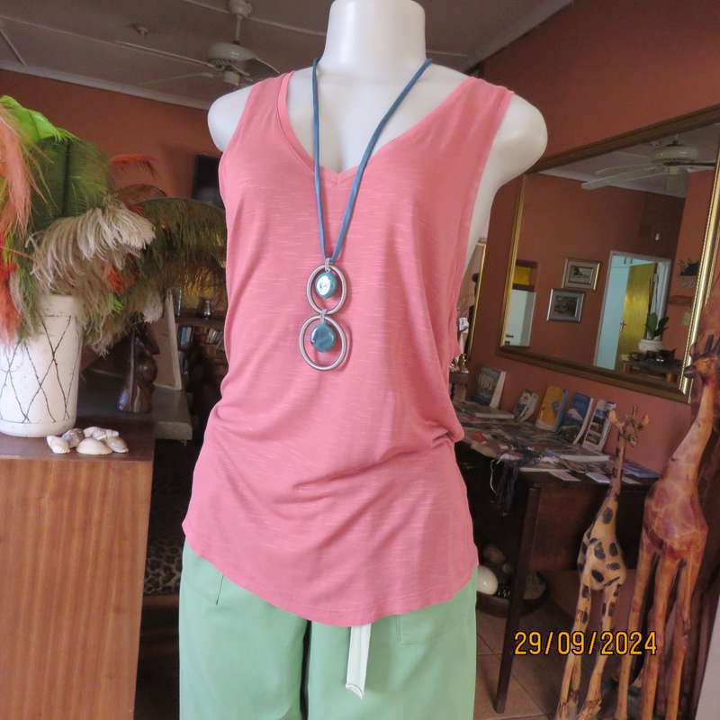 EDITION vest in dark mottled peach colour. Size 38.V neck and armholes with sheer edging.As new