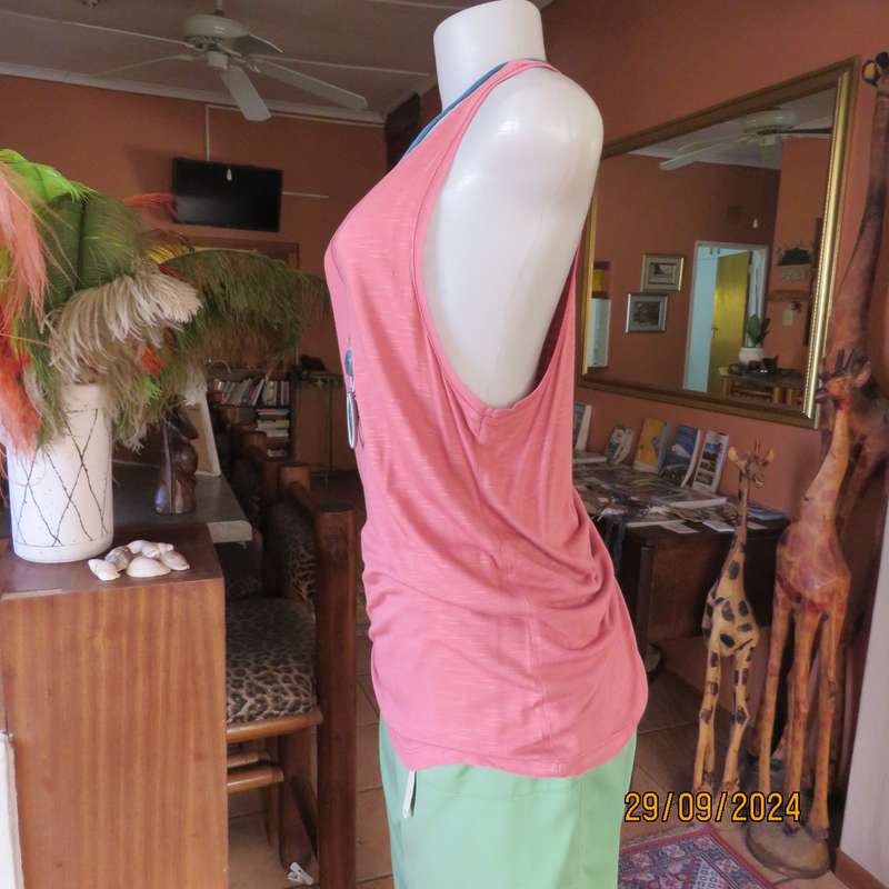 EDITION vest in dark mottled peach colour. Size 38.V neck and armholes with sheer edging.As new