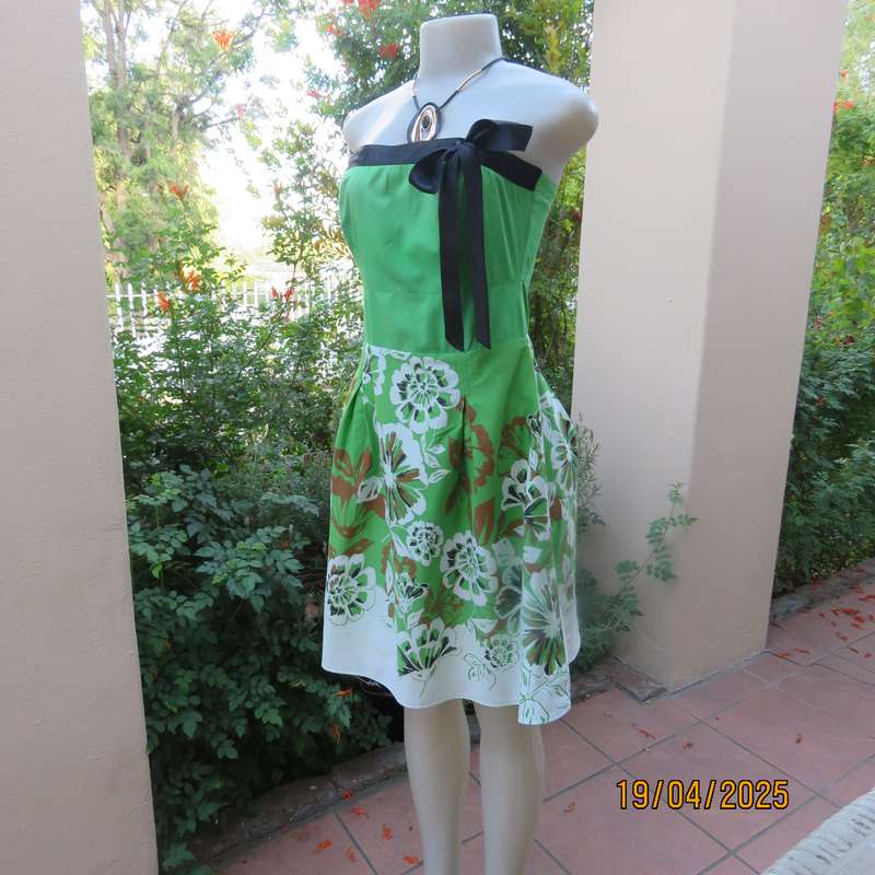 LEGIT grass green strapless dress with pretty white-brown floral border. Size 34.