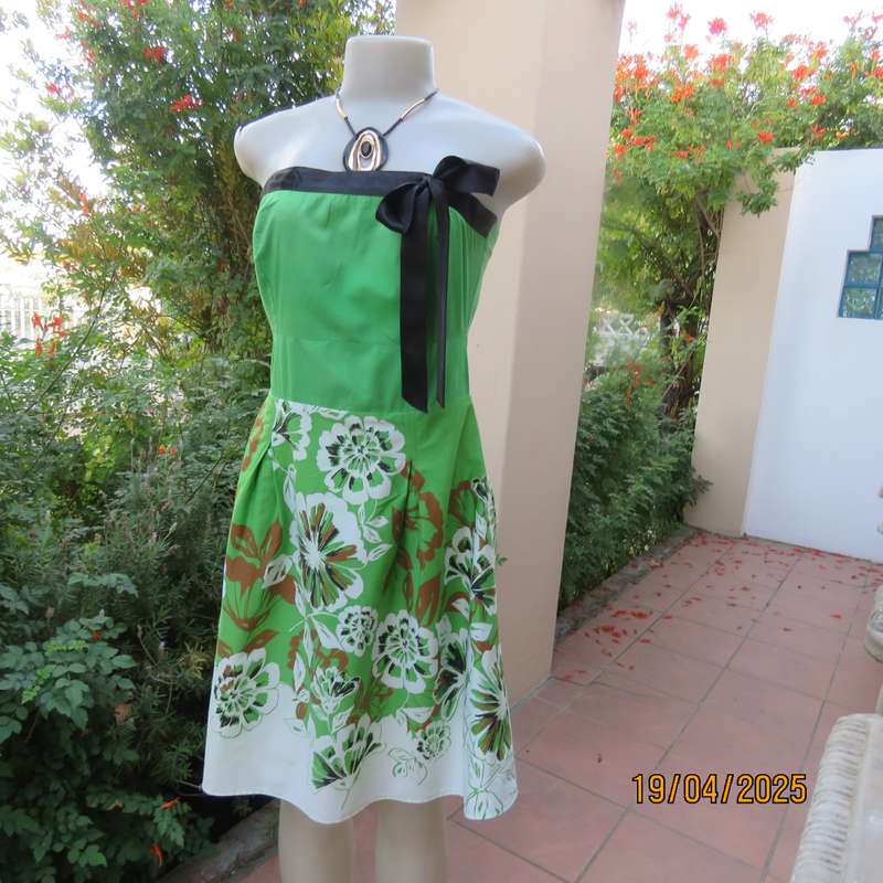 LEGIT grass green strapless dress with pretty white-brown floral border. Size 34.
