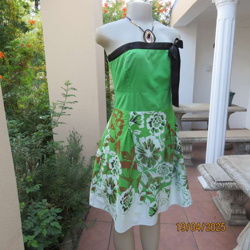 LEGIT grass green strapless dress with pretty white-brown floral border. Size 34.