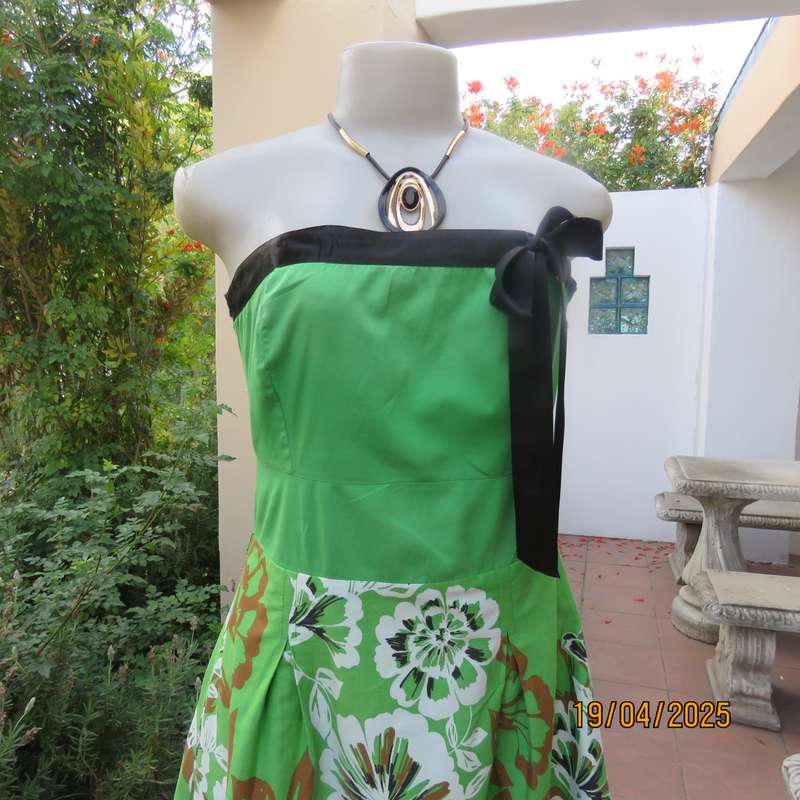 LEGIT grass green strapless dress with pretty white-brown floral border. Size 34.
