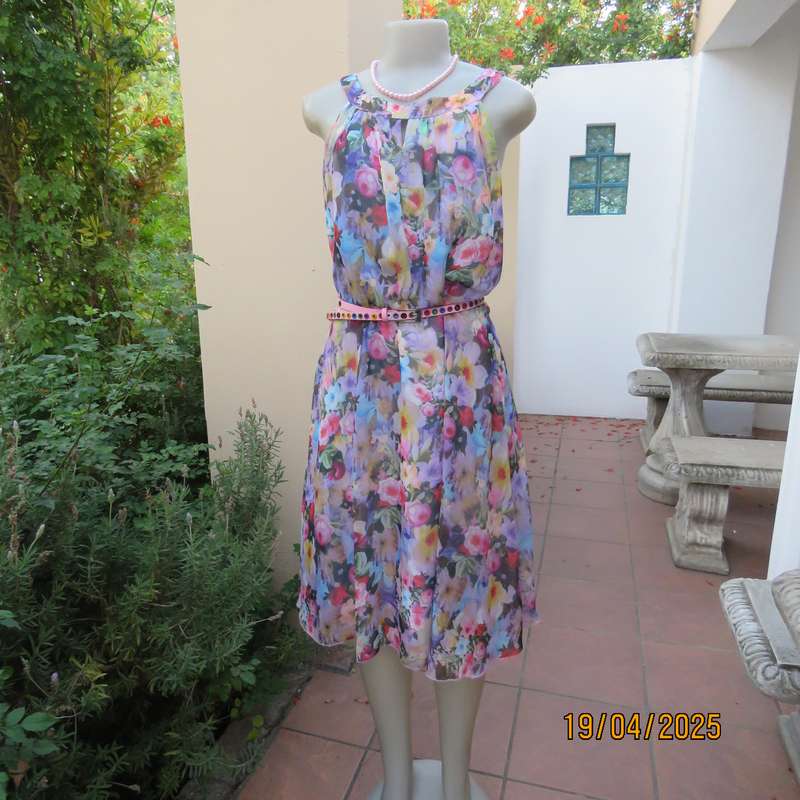 JUDY'S PRIDE cheerful floral sheer polyester dress with lining and belt. Size 44