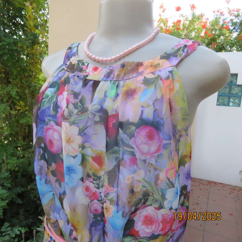 JUDY'S PRIDE cheerful floral sheer polyester dress with lining and belt. Size 44