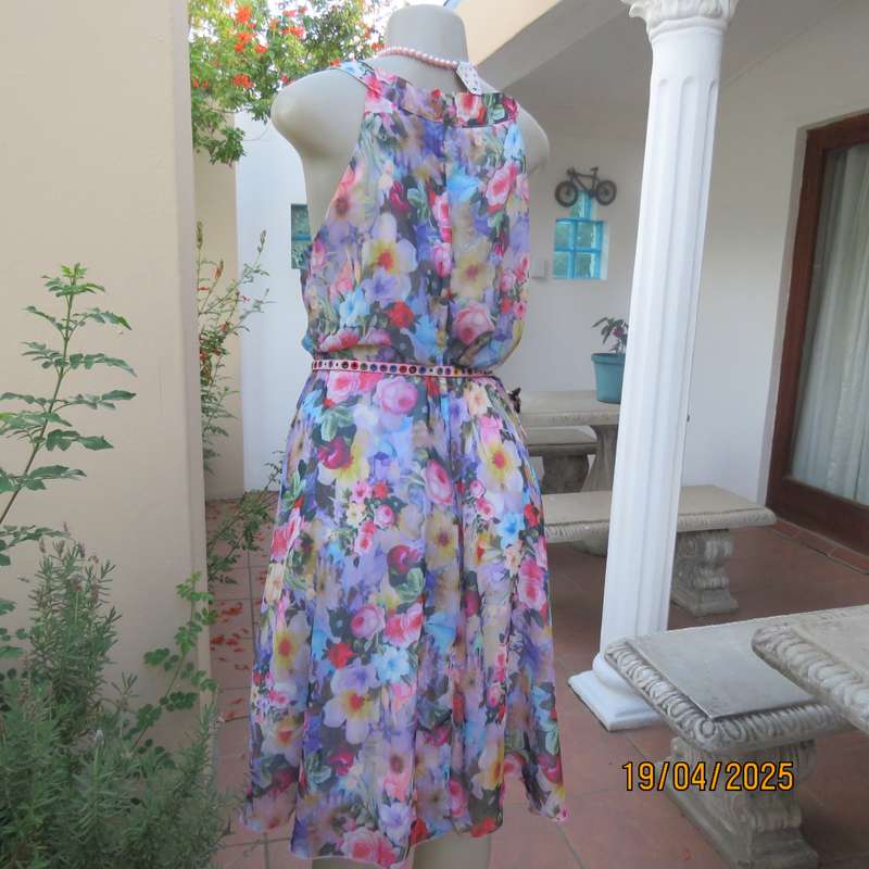 JUDY'S PRIDE cheerful floral sheer polyester dress with lining and belt. Size 44