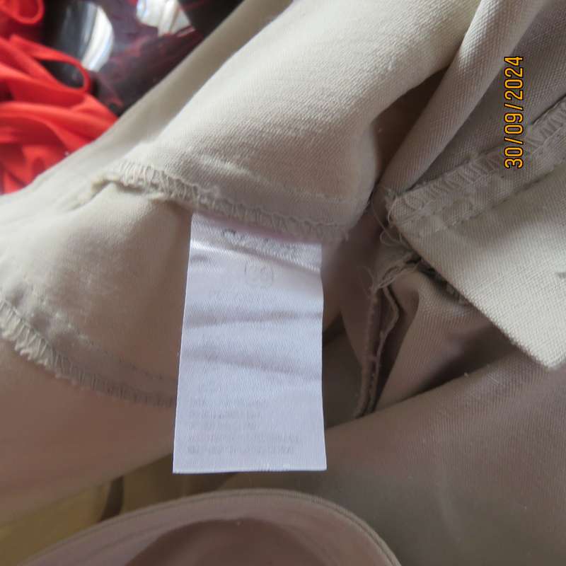 STATURE cream stretch polyester well cut bootlegged pants size 36. Side leg pockets. As new cond.