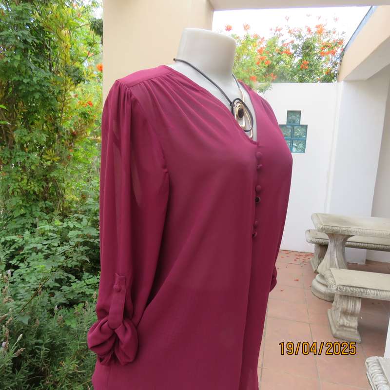 KELSO rosewood colour long sleeve sheer polyester slip over top size 36.