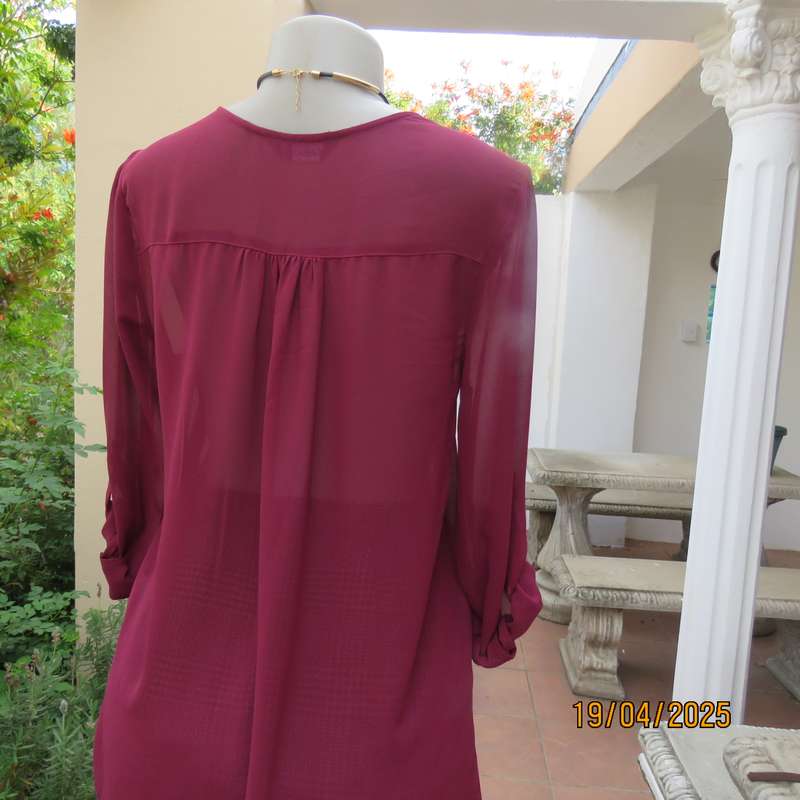 KELSO rosewood colour long sleeve sheer polyester slip over top size 36.