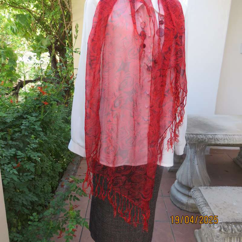 Beautiful red-black floral polyester fringed scarf size 150cm x 60cm. As new