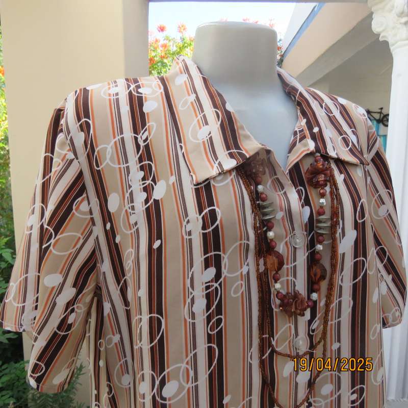 Classic short sleeve polyester vertical striped top in cream-brown-orange. Size 42