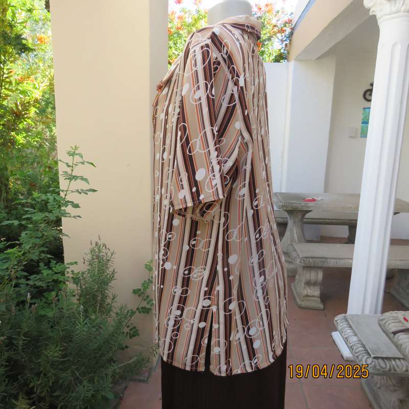 Classic short sleeve polyester vertical striped top in cream-brown-orange. Size 42