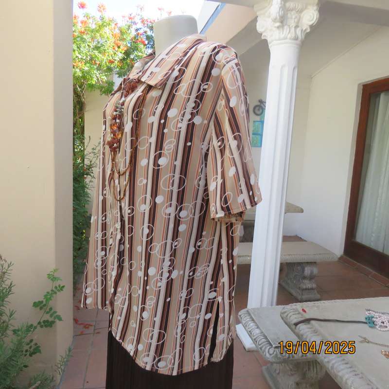 Classic short sleeve polyester vertical striped top in cream-brown-orange. Size 42