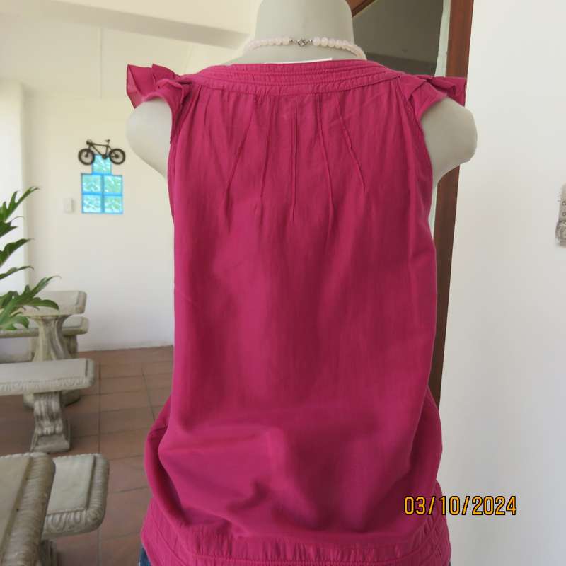High quality Magenta pink lace front top with small frilled sleeves.Size 34/10 by `LTD WOMAN`.
